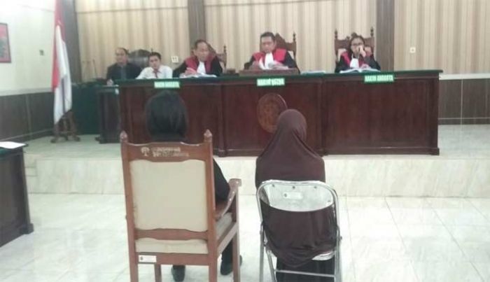 Sidang Kasus Penipuan Haji, Saksi Sebut Terdakwa Ngaku Sebagai Istri Mantan Ketua PWNU Jatim Sidang Kasus Penipuan Haji, Saksi Sebut Terdakwa Ngaku Sebagai Istri Mantan Ketua PWNU Jatim