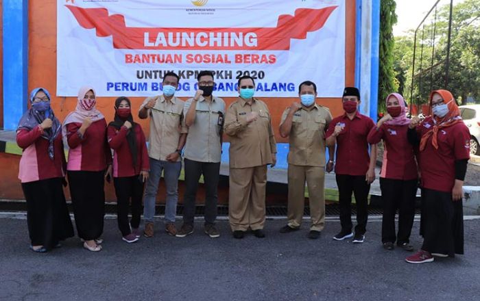Pjs. Wali Kota Pasuruan Luncurkan BSB untuk 5.472 KPM-PKH Pjs. Wali Kota Pasuruan Luncurkan BSB untuk 5.472 KPM-PKH