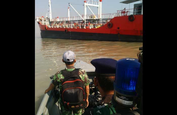  Tim Gabungan EFQR Lantamal V Tangkap Kapal Tanker, Diduga Gelapkan BBM Ratusan Ton