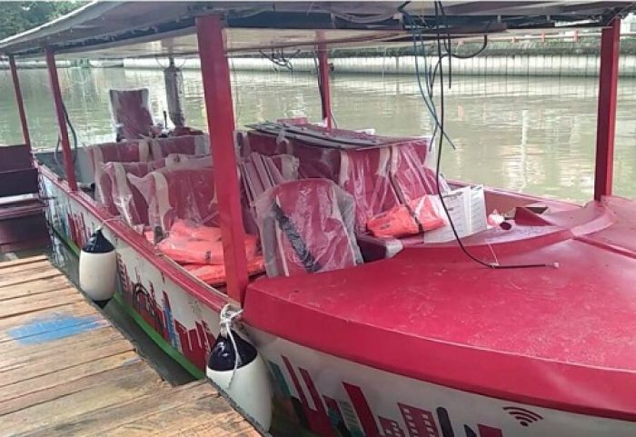 HUT Surabaya, ITS Kado Perahu Wisata EBS HUT Surabaya, ITS Kado Perahu Wisata EBS
