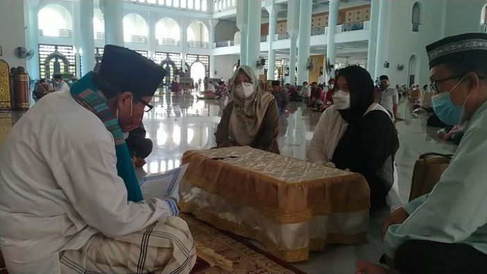 Maaf, Berita Berjudul Orang Tua Tak Harmonis karena Beda Agama Kami Take Down Maaf, Berita Berjudul Orang Tua Tak Harmonis karena Beda Agama Kami Take Down