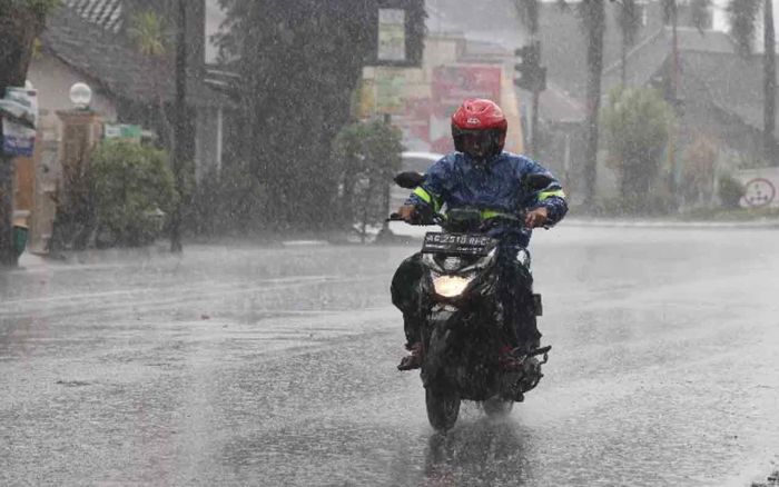 Cuaca Tulungagung Hari ini Selasa, 14 Januari 2025: Diperkirakan Udara Kabur dengan Suhu 23-31 °C Cuaca Tulungagung Hari ini Selasa, 14 Januari 2025: Diperkirakan Udara Kabur dengan Suhu 23-31 °C