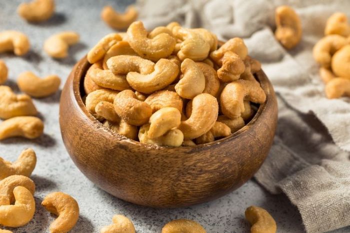 Manfaat Kacang Mete untuk Kesehatan, Bisa Turunkan Berat Badan Hingga Kolesterol Manfaat Kacang Mete untuk Kesehatan, Bisa Turunkan Berat Badan Hingga Kolesterol