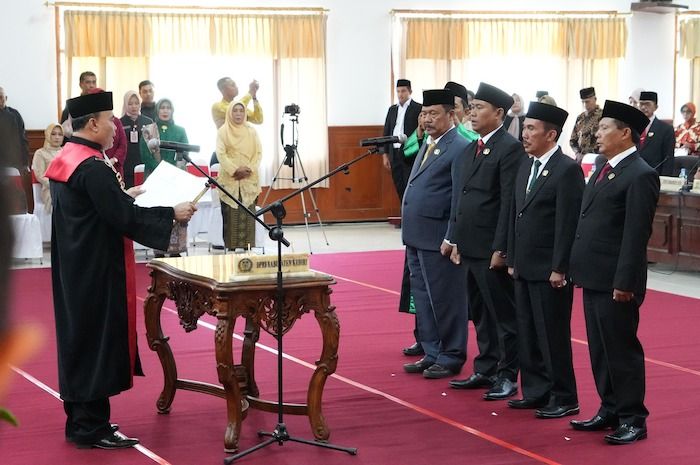 Resmi Dilantik, 4 Pimpinan DPRD Kediri Periode 2024-2029 Segera Susun RAPBD 2025 Resmi Dilantik, 4 Pimpinan DPRD Kediri Periode 2024-2029 Segera Susun RAPBD 2025