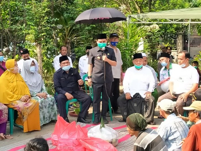 Bangun Rumah Janda Mojokerto yang Terbakar, Kiai Asep: Kita Harus Malu pada Ibu Gubernur Khofifah