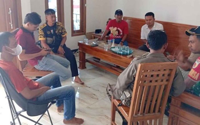 Pasang Status Whatsapp Hormat di Bendera One Piece, Pria di Tuban Didatangi Petugas Pasang Status Whatsapp Hormat di Bendera One Piece, Pria di Tuban Didatangi Petugas
