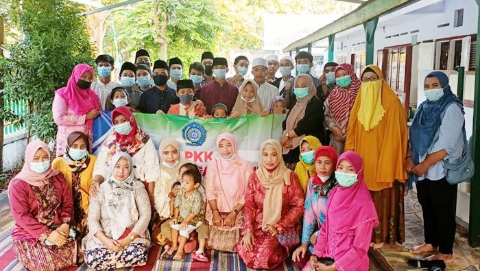 Berburu Kebaikan, PKK Desa Gredek Gresik Santuni Anak Yatim Piatu dan Berbagi Takjil