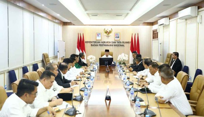 Menteri ATR/BPN Tekankan Penguatan Sinergi dan Penerapan Manajemen Risiko ke Kakanwil Baru Menteri ATR/BPN Tekankan Penguatan Sinergi dan Penerapan Manajemen Risiko ke Kakanwil Baru