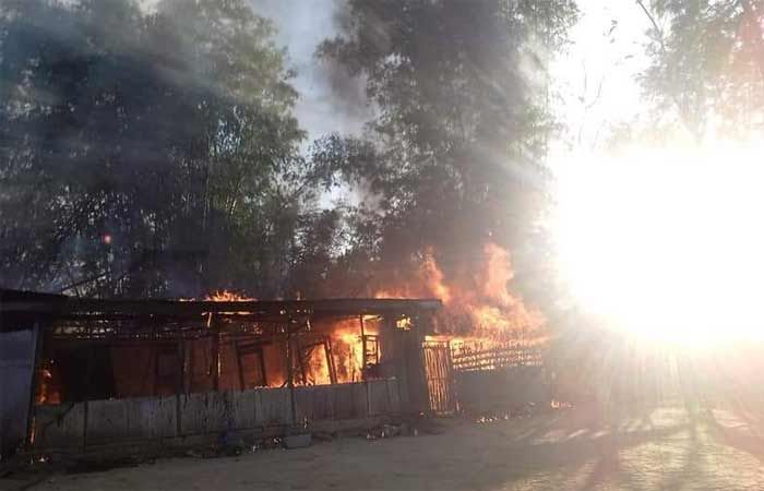 Sebuah Rumah dan Dapur di Bujur Tengah Ludes Dilalap Api Sebuah Rumah dan Dapur di Bujur Tengah Ludes Dilalap Api