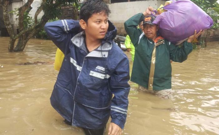 Plt. Bupati Trenggalek Tinjau Lokasi dan Penanganan Banjir di Kawasan Kota Plt. Bupati Trenggalek Tinjau Lokasi dan Penanganan Banjir di Kawasan Kota