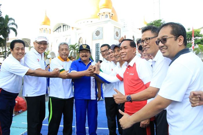 Buka Lomba Agustusan, Pakde Karwo Ingatkan Budaya Bangsa Indonesia
