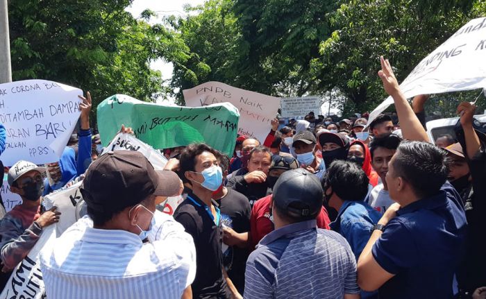 Tolak PP Kenaikan PNBP, Ratusan Nelayan di Probolinggo Gelar Aksi Demo