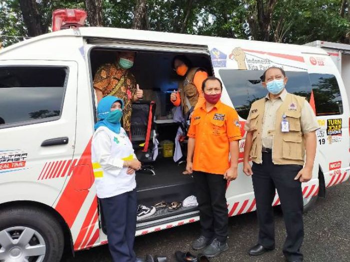 Gubernur Khofifah: Dua Mobil Mesin PCR Bantuan BNPB Layani Swab Test Lamongan dan Tulungagung Gubernur Khofifah: Dua Mobil Mesin PCR Bantuan BNPB Layani Swab Test Lamongan dan Tulungagung