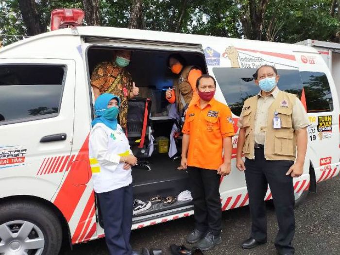 ​Gubernur Khofifah: Dua Mobil Mesin PCR Bantuan BNPB Layani Swab Test Lamongan dan Tulungagung