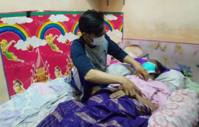Terdampak PPKM, Istri Sakit, Driver Ojol di Kota Batu ini Terpaksa Utang Tetangga Untuk Beli Obat Terdampak PPKM, Istri Sakit, Driver Ojol di Kota Batu ini Terpaksa Utang Tetangga Untuk Beli Obat