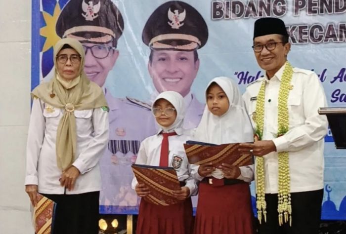 Bupati Pamekasan Siapkan Strategi Agar Guru Tak Mengajar Jauh dari Domisili Bupati Pamekasan Siapkan Strategi Agar Guru Tak Mengajar Jauh dari Domisili