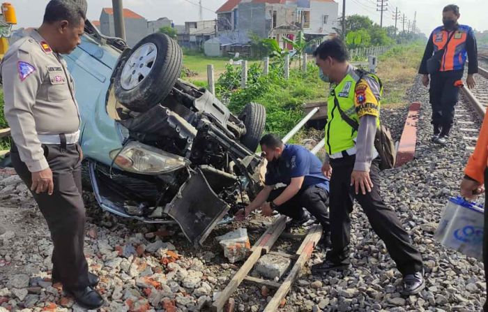 Avanza Vs Kereta di Sidoarjo, Sopir Mobil Tewas Usai Jalani Perawatan