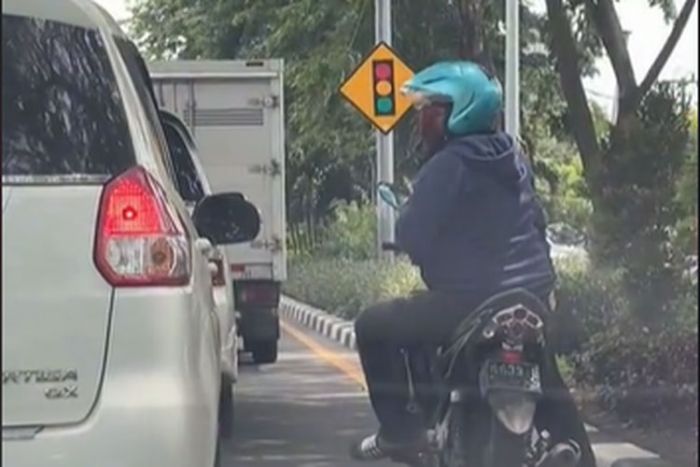Polrestabes Surabaya Dalami Modus Kejahatan Gedor Kaca Mobil Polrestabes Surabaya Dalami Modus Kejahatan Gedor Kaca Mobil