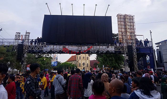 Diguyur Hujan, Malang 108 Rise and Shine Kayutangan Heritage Tetap Berlanjut Diguyur Hujan, Malang 108 Rise and Shine Kayutangan Heritage Tetap Berlanjut