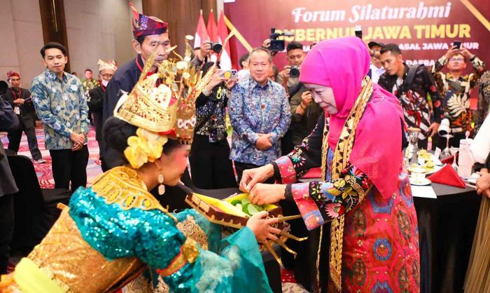 Gubernur Khofifah Ajak Warga Jatim di Lampung Jadi Teladan Harmoni dan Pelestari Budaya Gubernur Khofifah Ajak Warga Jatim di Lampung Jadi Teladan Harmoni dan Pelestari Budaya
