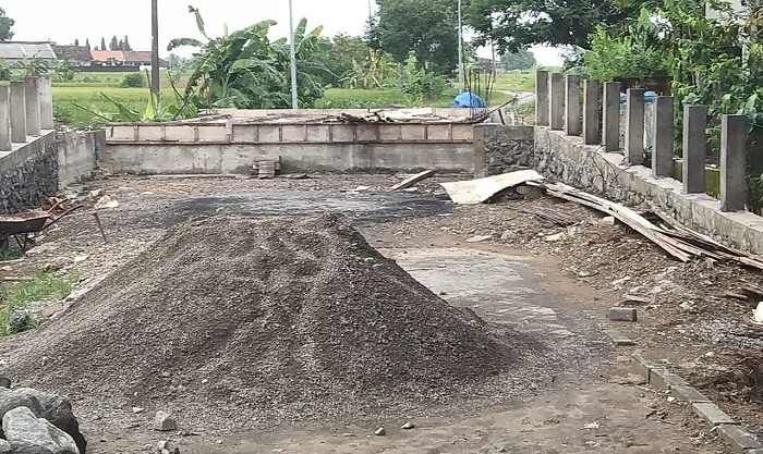 Jembatan Tenggor Mandek, Anggota DPRD Gresik: Kadis PU Jangan Mau Didikte Kontraktor, Harus Tegas Jembatan Tenggor Mandek, Anggota DPRD Gresik: Kadis PU Jangan Mau Didikte Kontraktor, Harus Tegas