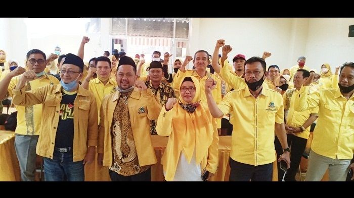 Kerahkan 25 Ribu Karakterdes, Golkar Gresik Siap Menangkan Pasangan Niat Kerahkan 25 Ribu Karakterdes, Golkar Gresik Siap Menangkan Pasangan Niat
