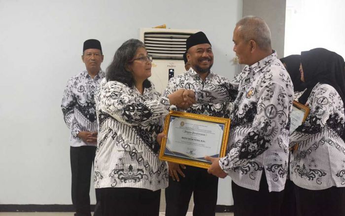 Pj Wali Kota Zanariah Harap PGRI Kota Kediri Semakin Solid Majukan Mutu Pendidikan Pj Wali Kota Zanariah Harap PGRI Kota Kediri Semakin Solid Majukan Mutu Pendidikan