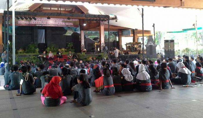 200 Peserta Ikuti Pelatihan Kesenian Reyog Ponorogo di Jakarta 200 Peserta Ikuti Pelatihan Kesenian Reyog Ponorogo di Jakarta