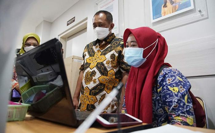 Pantau Penerapan JKS, Wawali Surabaya Kunjungi RS Swasta Pantau Penerapan JKS, Wawali Surabaya Kunjungi RS Swasta