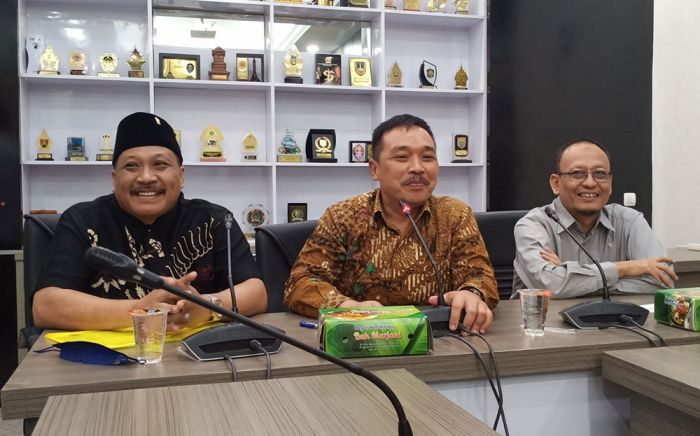Hari ini BK Gelar Rapat Sikapi Dua Anggota Fraksi Nasdem yang Terlibat di Pernikahan Kambing-Manusia Hari ini BK Gelar Rapat Sikapi Dua Anggota Fraksi Nasdem yang Terlibat di Pernikahan Kambing-Manusia