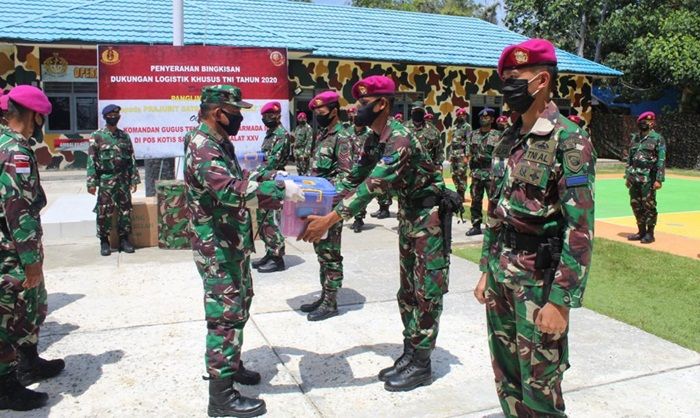 Danguspurla Koarmada II Bagikan APD ke Prajurit Satgasmar dan Pengawak Pos di Sebatik