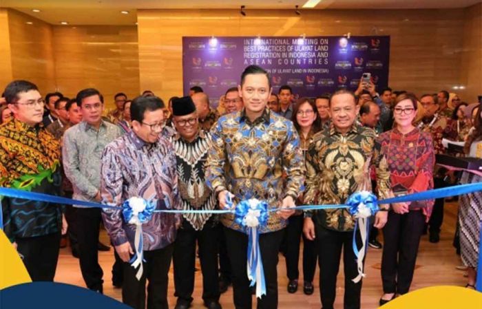 Menteri ATR/BPN Resmikan Ekshibisi Tanah Ulayat Menteri ATR/BPN Resmikan Ekshibisi Tanah Ulayat