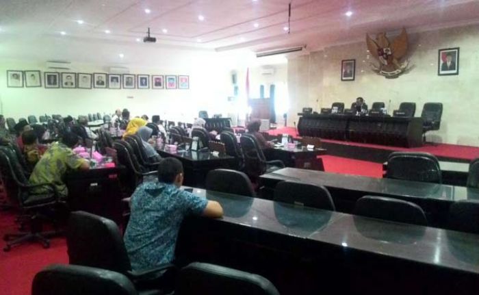 Tak Hasilkan Keputusan, Raker Gabungan Bahas Polemik Kampus UB Sia-Sia Tak Hasilkan Keputusan, Raker Gabungan Bahas Polemik Kampus UB Sia-Sia