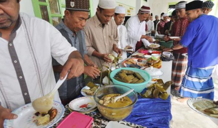 Tafsir Al-Isra 81: Bersenang-senang di Hari Raya Tafsir Al-Isra 81: Bersenang-senang di Hari Raya