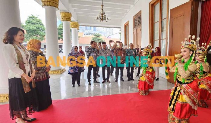 Terima Dubes RRT untuk ASEAN, Gubernur Khofifah Bahas Peningkatan Kerja Sama di Pelbagai Bidang Terima Dubes RRT untuk ASEAN, Gubernur Khofifah Bahas Peningkatan Kerja Sama di Pelbagai Bidang