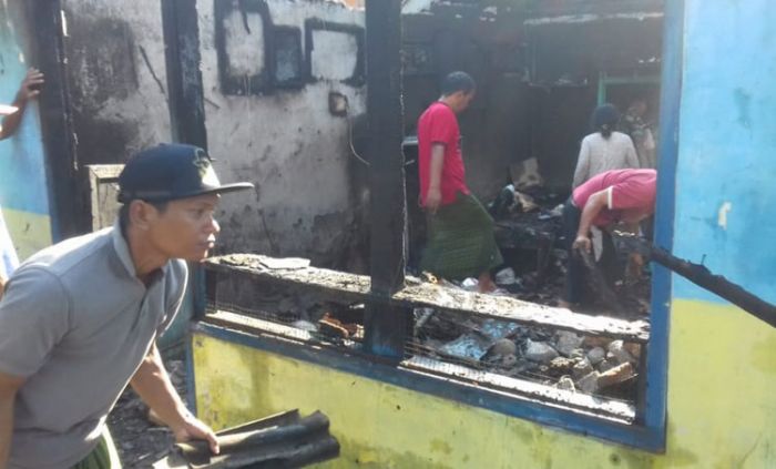 Bensin Tumpah, Bangunan Toko di Probolinggo Terbakar
