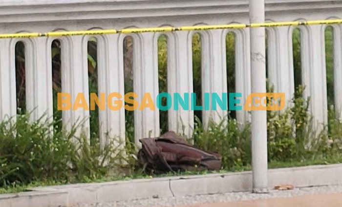 Tas Mencurigakan Tergeletak di Depan Balai Kota Kediri Tas Mencurigakan Tergeletak di Depan Balai Kota Kediri