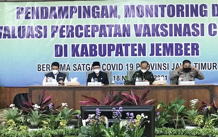 Gus Firjaun Urai Penyebab Lambatnya Capaian Vaksinasi di Jember Gus Firjaun Urai Penyebab Lambatnya Capaian Vaksinasi di Jember