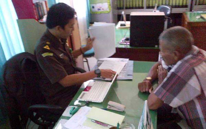 Kejari Gresik Periksa Sekdes Ngimboh Ujung Pangkah Kejari Gresik Periksa Sekdes Ngimboh Ujung Pangkah