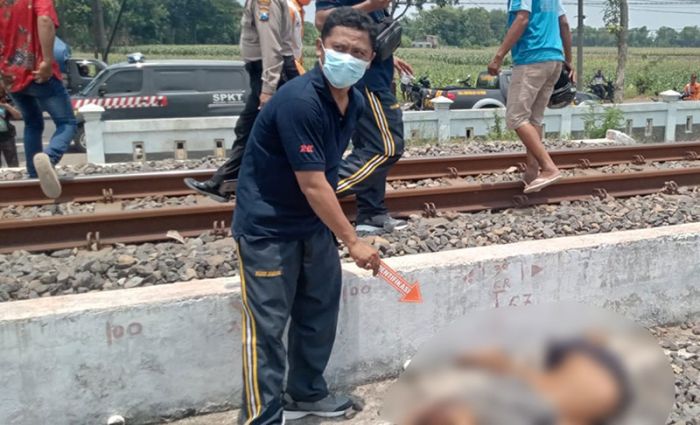 Pria Tanpa Identitas Tewas Ditabrak Kereta Api di Jombang Pria Tanpa Identitas Tewas Ditabrak Kereta Api di Jombang