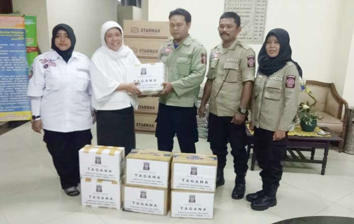 Tagana Blitar Kirim Sambel Pecel untuk Korban Gempa Lombok Tagana Blitar Kirim Sambel Pecel untuk Korban Gempa Lombok