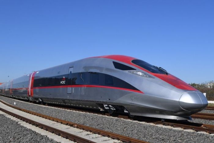 Proyek Kereta Cepat, Jakarta-Surabaya Hanya Tempuh 4 Jam Proyek Kereta Cepat, Jakarta-Surabaya Hanya Tempuh 4 Jam