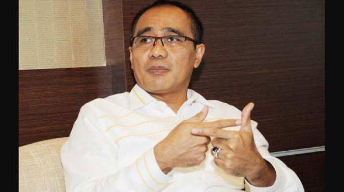 Imbalan untuk Golkar Usai Dukung Pemerintah, Jokowi Diminta Copot Menteri Gaduh Imbalan untuk Golkar Usai Dukung Pemerintah, Jokowi Diminta Copot Menteri Gaduh
