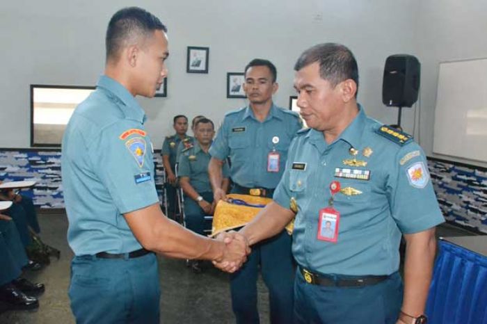 Kadiskomlekarmatim Tutup Latihan Pernika TNI AL TW II 2017