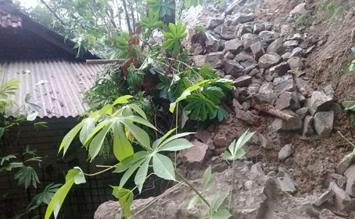 Talud Ambrol di Arjosari dan Ngadirojo Pacitan, Satu Rumah Rusak Talud Ambrol di Arjosari dan Ngadirojo Pacitan, Satu Rumah Rusak