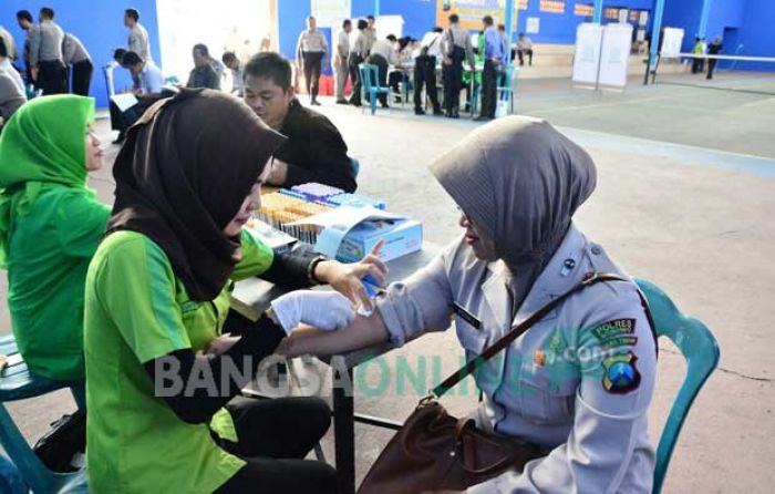 Polda Jatim Periksa Kesehatan 154 Personil Polres Situbondo Polda Jatim Periksa Kesehatan 154 Personil Polres Situbondo