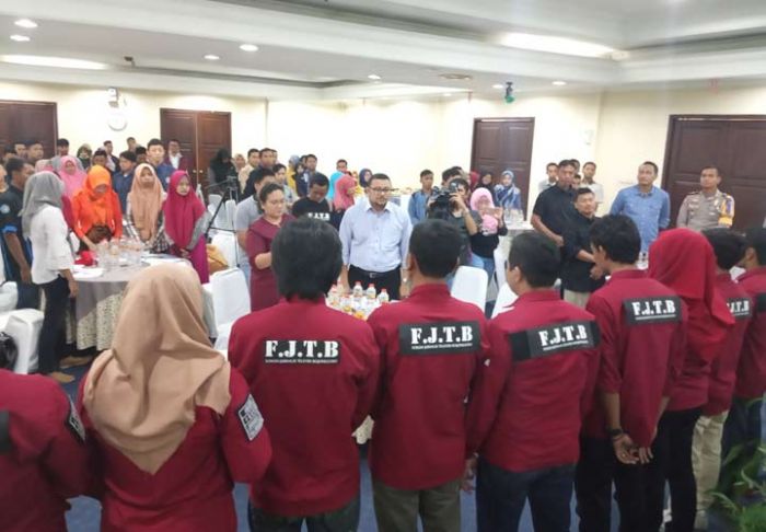 Wartawan TV Bojonegoro Gelar Workshop dan Deklarasi FJTB Wartawan TV Bojonegoro Gelar Workshop dan Deklarasi FJTB