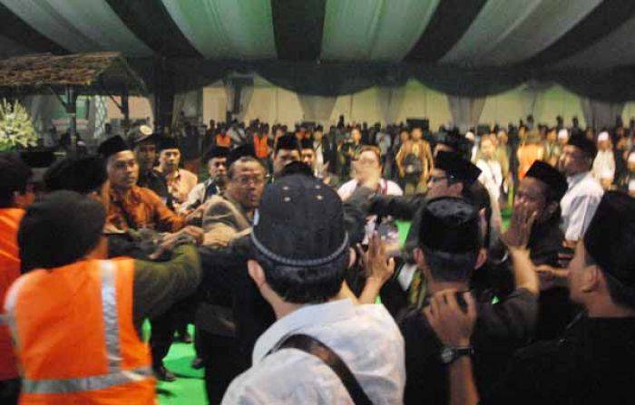 Sidang Tatib Muktamar ke-33 NU Ricuh, Ditunda Berkali-kali Sidang Tatib Muktamar ke-33 NU Ricuh, Ditunda Berkali-kali
