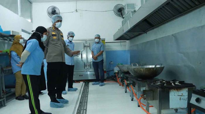 Itwasda Polda Jatim Awasi Program MBG di Gresik Itwasda Polda Jatim Awasi Program MBG di Gresik