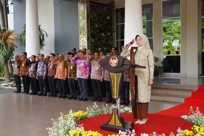 Peringatan Hari Kartini, Ketua TP PKK Kota Batu Pimpin Apel Pagi ASN Peringatan Hari Kartini, Ketua TP PKK Kota Batu Pimpin Apel Pagi ASN